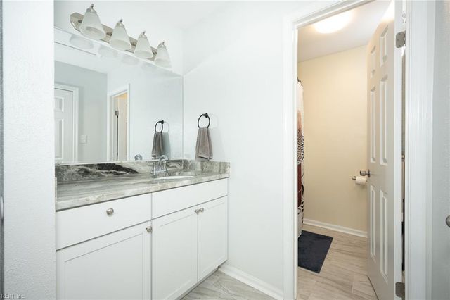 2312 Meadows LNDG, Chesapeake, VA 23321