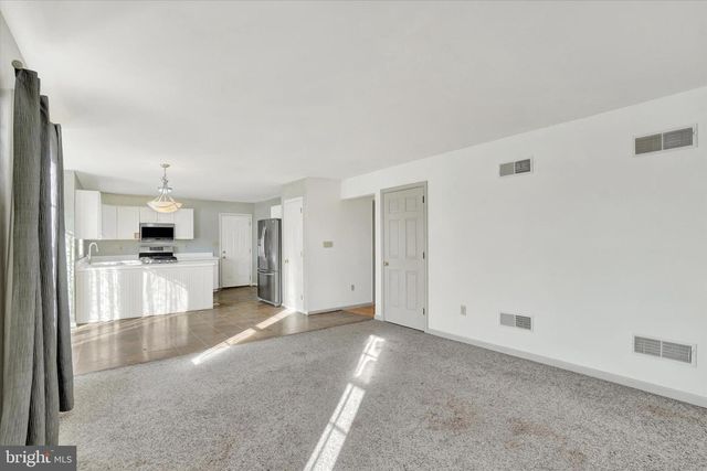 155 ABBEY DR, Mount Wolf, PA 17347