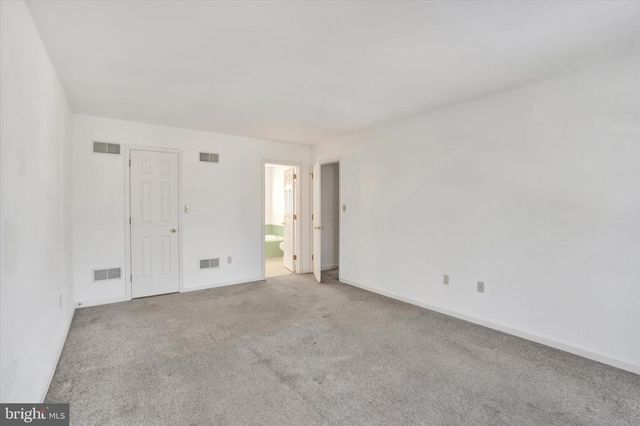 155 ABBEY DR, Mount Wolf, PA 17347