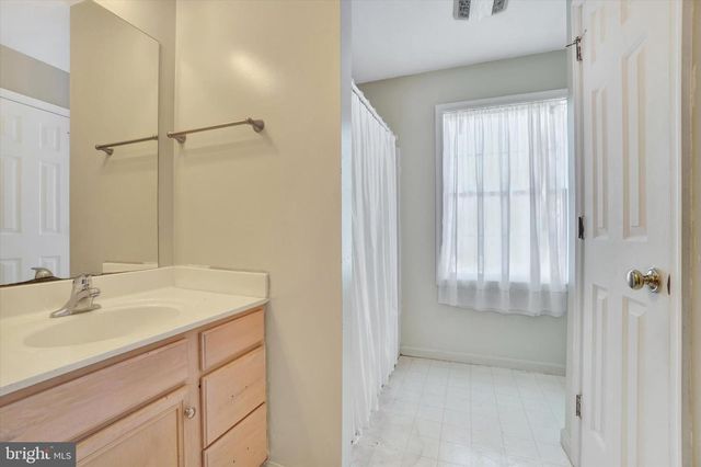 155 ABBEY DR, Mount Wolf, PA 17347