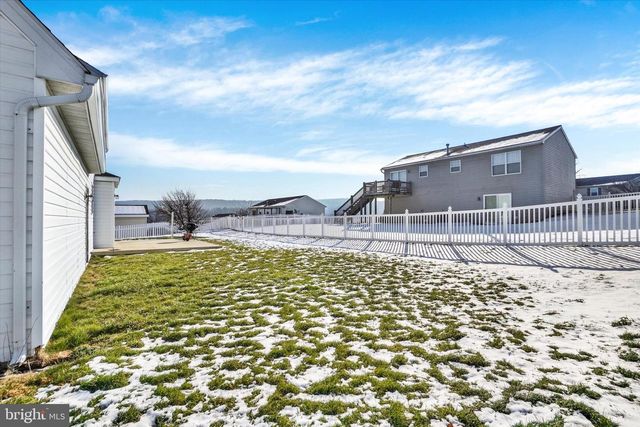 155 ABBEY DR, Mount Wolf, PA 17347