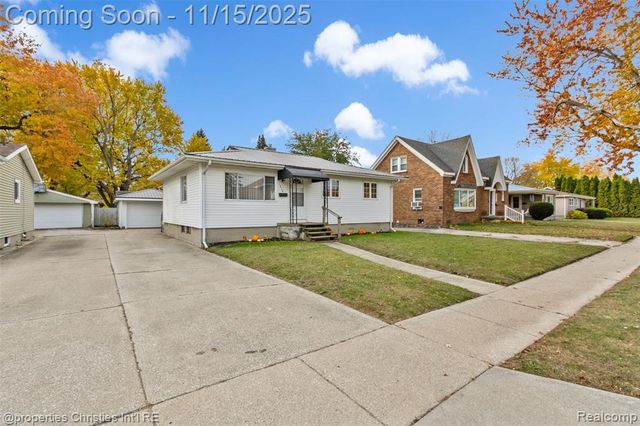 1218 Garfield Street, Port Huron, MI 48060