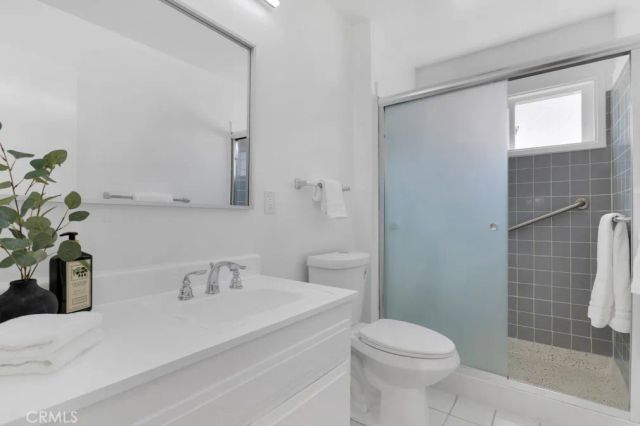 6200 Platt Avenue, Woodland Hills, CA 91367