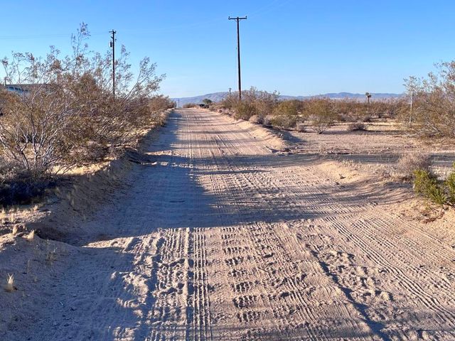 777 Lambert Lane, Landers, CA 92285