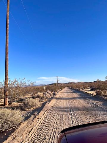 777 Lambert Lane, Landers, CA 92285
