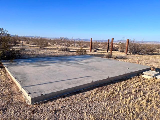 777 Lambert Lane, Landers, CA 92285
