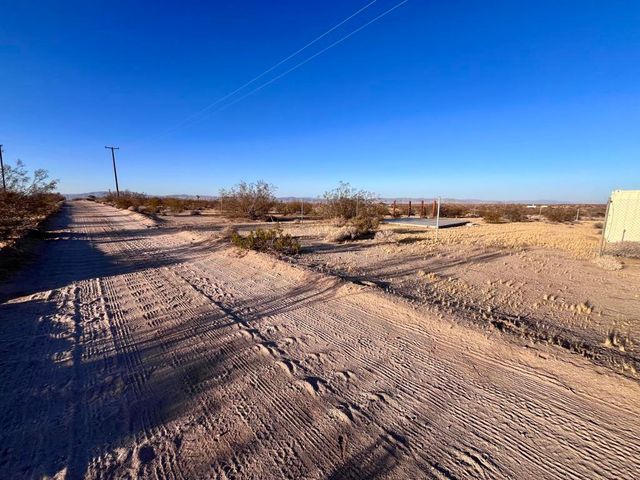 777 Lambert Lane, Landers, CA 92285