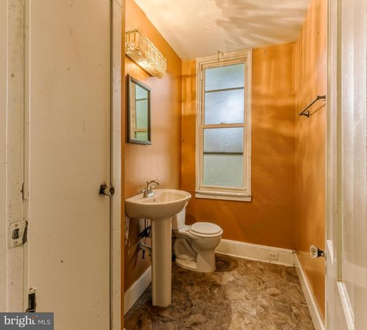 246 RUTLAND AVE, Mount Holly, NJ 08060