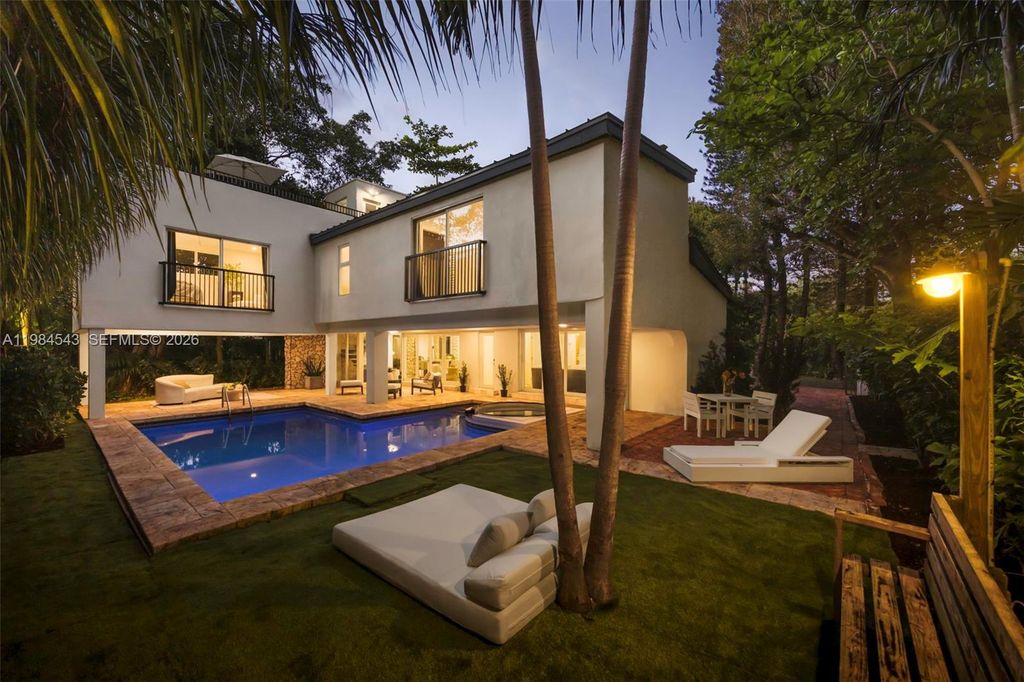 3090 Kirk St, Coconut Grove, FL 33133