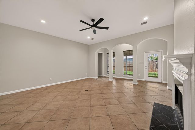 706 Silver Creek Circle, Richmond, TX 77406