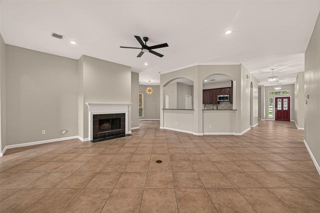 706 Silver Creek Circle, Richmond, TX 77406