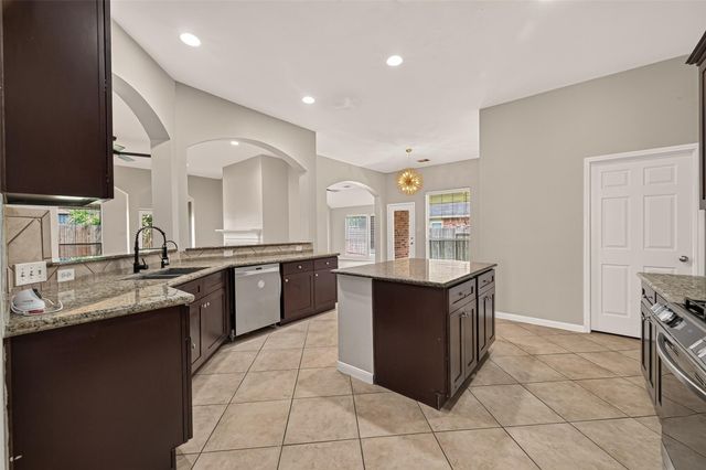 706 Silver Creek Circle, Richmond, TX 77406