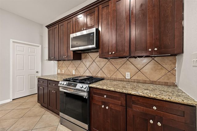 706 Silver Creek Circle, Richmond, TX 77406