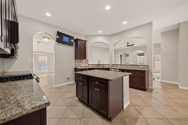 706 Silver Creek Circle, Richmond, TX 77406