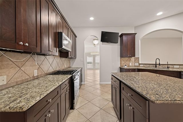 706 Silver Creek Circle, Richmond, TX 77406
