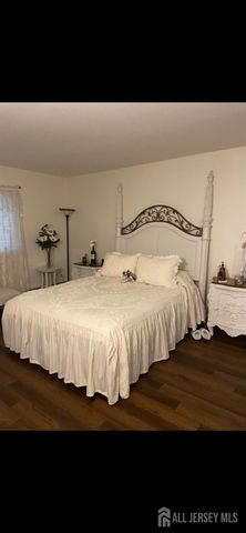 703 Cricket Lane, Woodbridge Proper, NJ 07095
