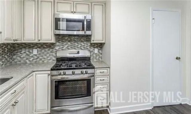 703 Cricket Lane, Woodbridge Proper, NJ 07095