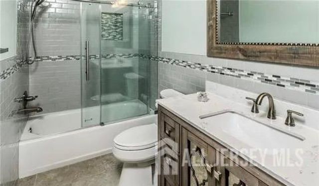 703 Cricket Lane, Woodbridge Proper, NJ 07095