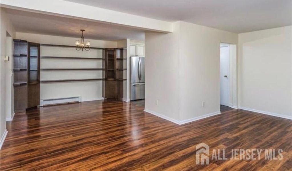 703 Cricket Lane, Woodbridge Proper, NJ 07095