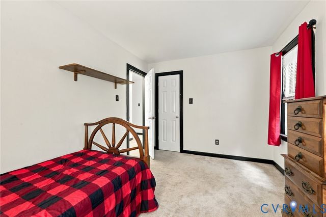 5117 Rock Harbour Rd, Midlothian, VA 23112