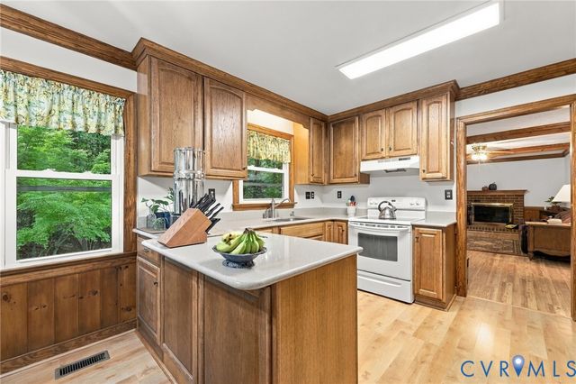 5117 Rock Harbour Rd, Midlothian, VA 23112