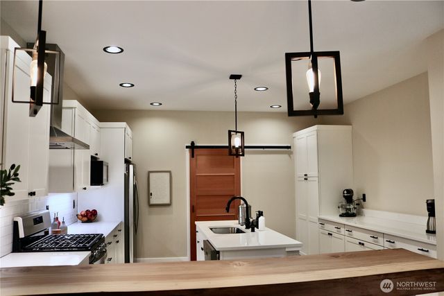 1377 Alger Cain Lake Rd, Sedro Woolley, WA 98284