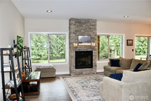 1377 Alger Cain Lake Rd, Sedro Woolley, WA 98284