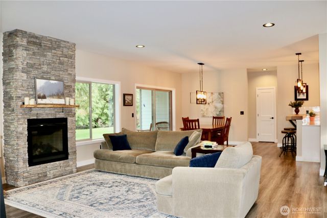 1377 Alger Cain Lake Rd, Sedro Woolley, WA 98284