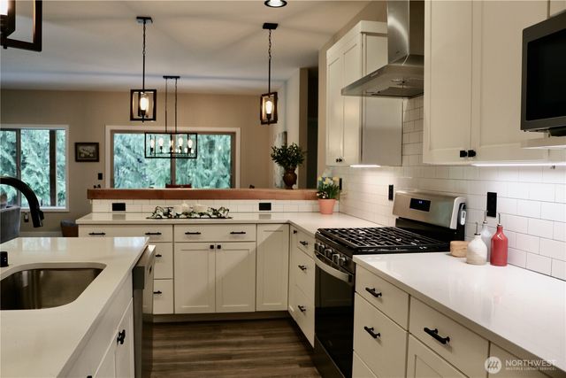 1377 Alger Cain Lake Rd, Sedro Woolley, WA 98284