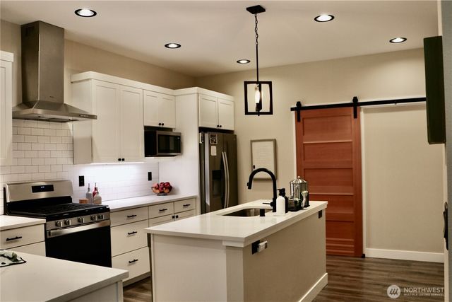 1377 Alger Cain Lake Rd, Sedro Woolley, WA 98284