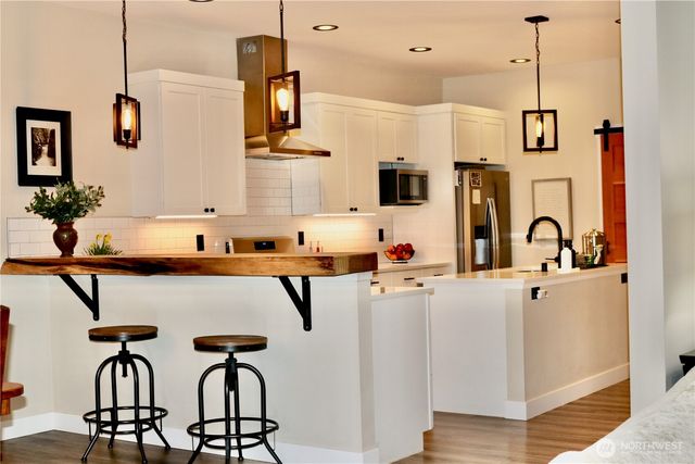 1377 Alger Cain Lake Rd, Sedro Woolley, WA 98284