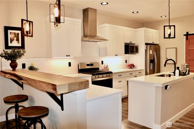 1377 Alger Cain Lake Rd, Sedro Woolley, WA 98284