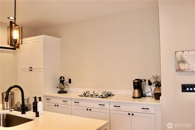 1377 Alger Cain Lake Rd, Sedro Woolley, WA 98284