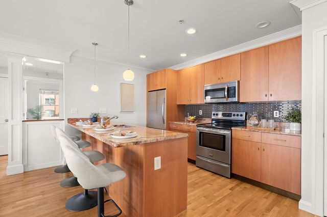 156 Green St 205, Boston, MA 02130