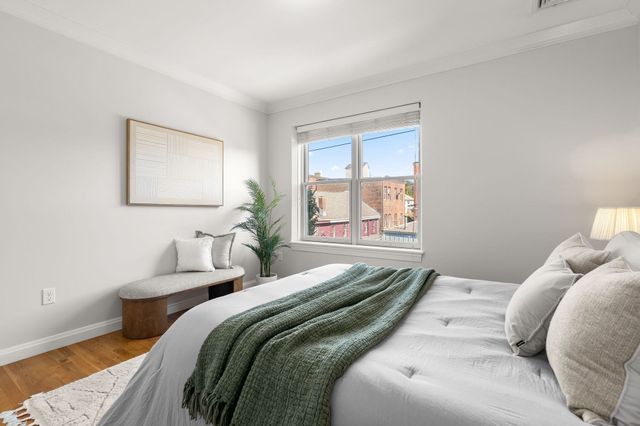 156 Green St 205, Boston, MA 02130
