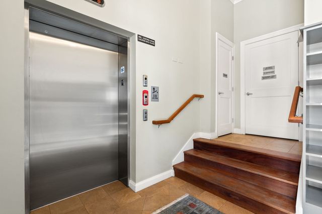 156 Green St 205, Boston, MA 02130