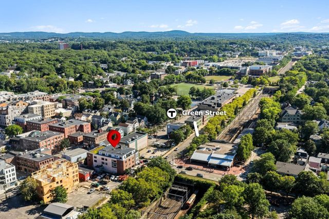 156 Green St 205, Boston, MA 02130