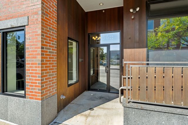 156 Green St 205, Boston, MA 02130
