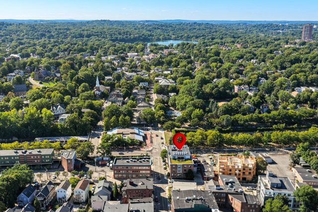 156 Green St 205, Boston, MA 02130