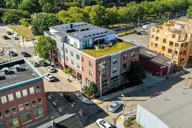 156 Green St 205, Boston, MA 02130
