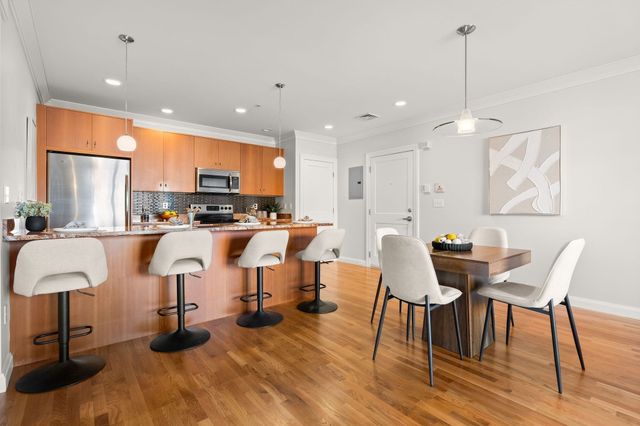 156 Green St 205, Boston, MA 02130