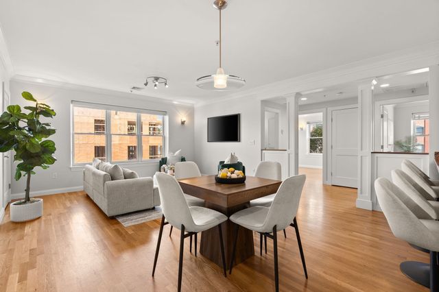 156 Green St 205, Boston, MA 02130