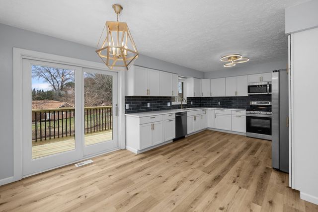 2501 E 34th Street Court, Davenport, IA 52807