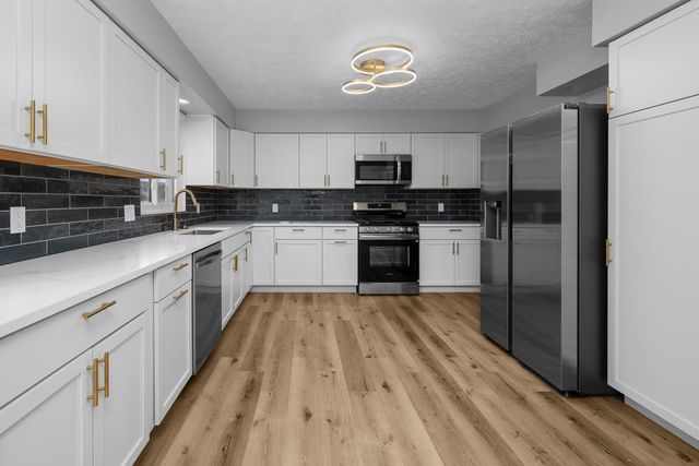 2501 E 34th Street Court, Davenport, IA 52807