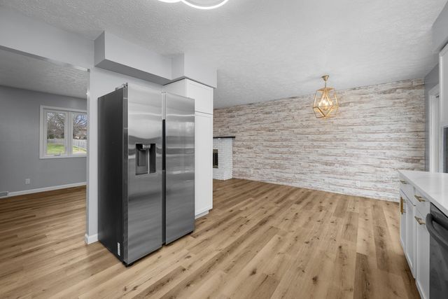 2501 E 34th Street Court, Davenport, IA 52807