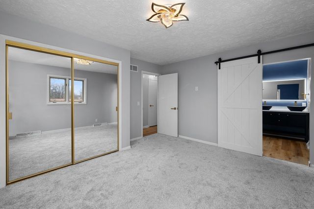 2501 E 34th Street Court, Davenport, IA 52807