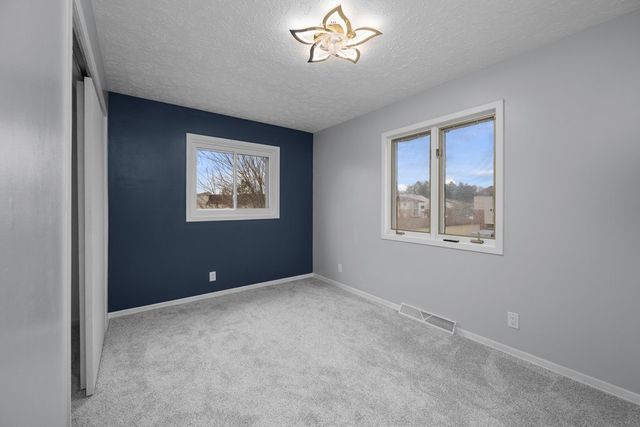 2501 E 34th Street Court, Davenport, IA 52807