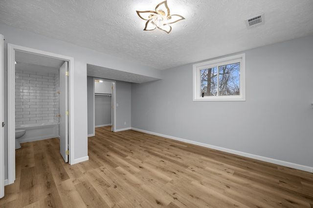 2501 E 34th Street Court, Davenport, IA 52807