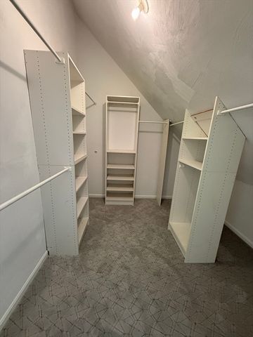 1 Whittier Ln 1, Easton, MA 02356