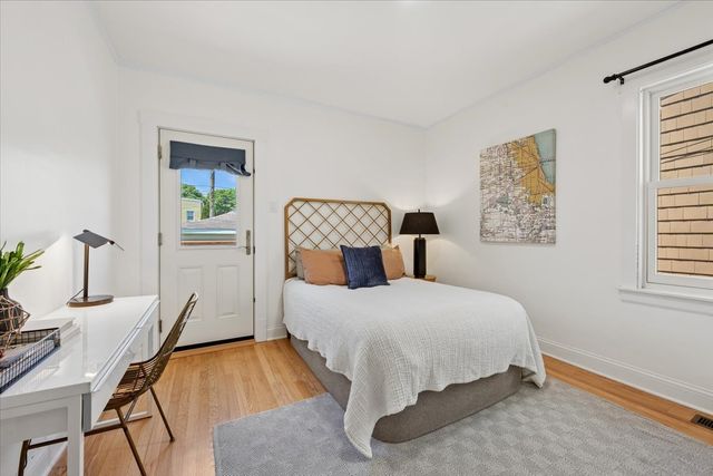 3810 N Mozart Street, Chicago, IL 60618